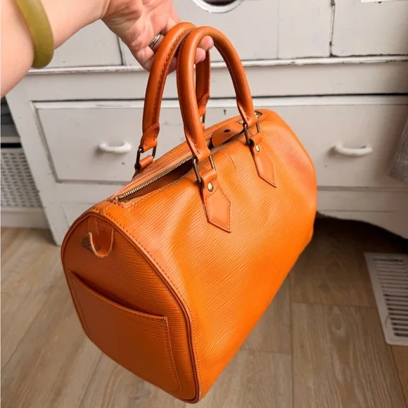 Louis Vuitton Speedy Epi in Vibrant Orange - Picture 7 of 8